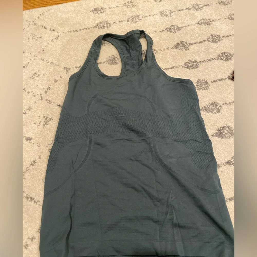 Lululemon 3 pack tops | red, blue & green | size6 - Picture 2 of 9